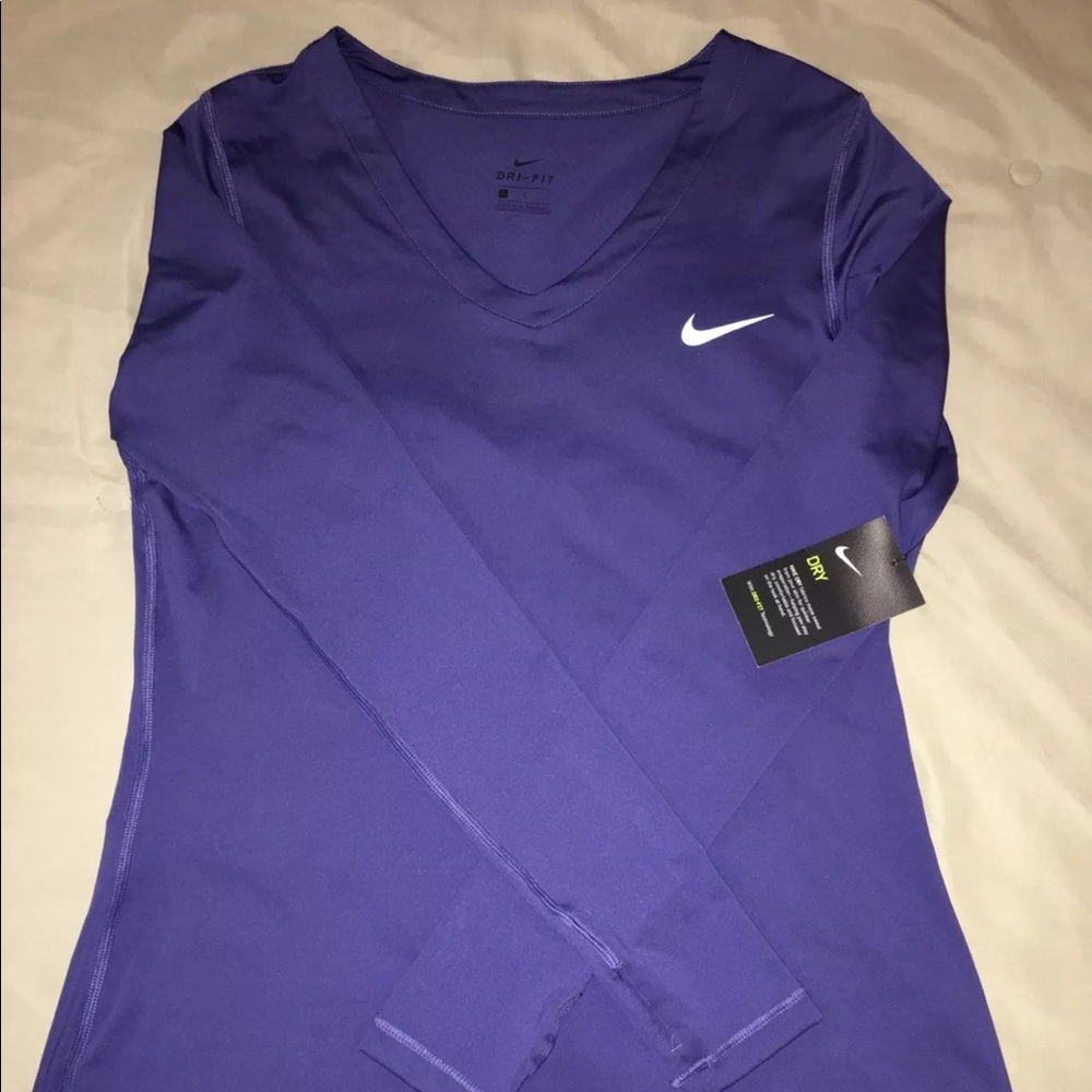 Women’s NIKE Dri-Fit Long Sleeve Top Medium